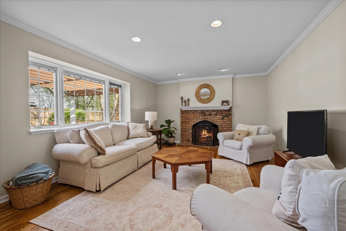 1437 Royal Saint George Drive