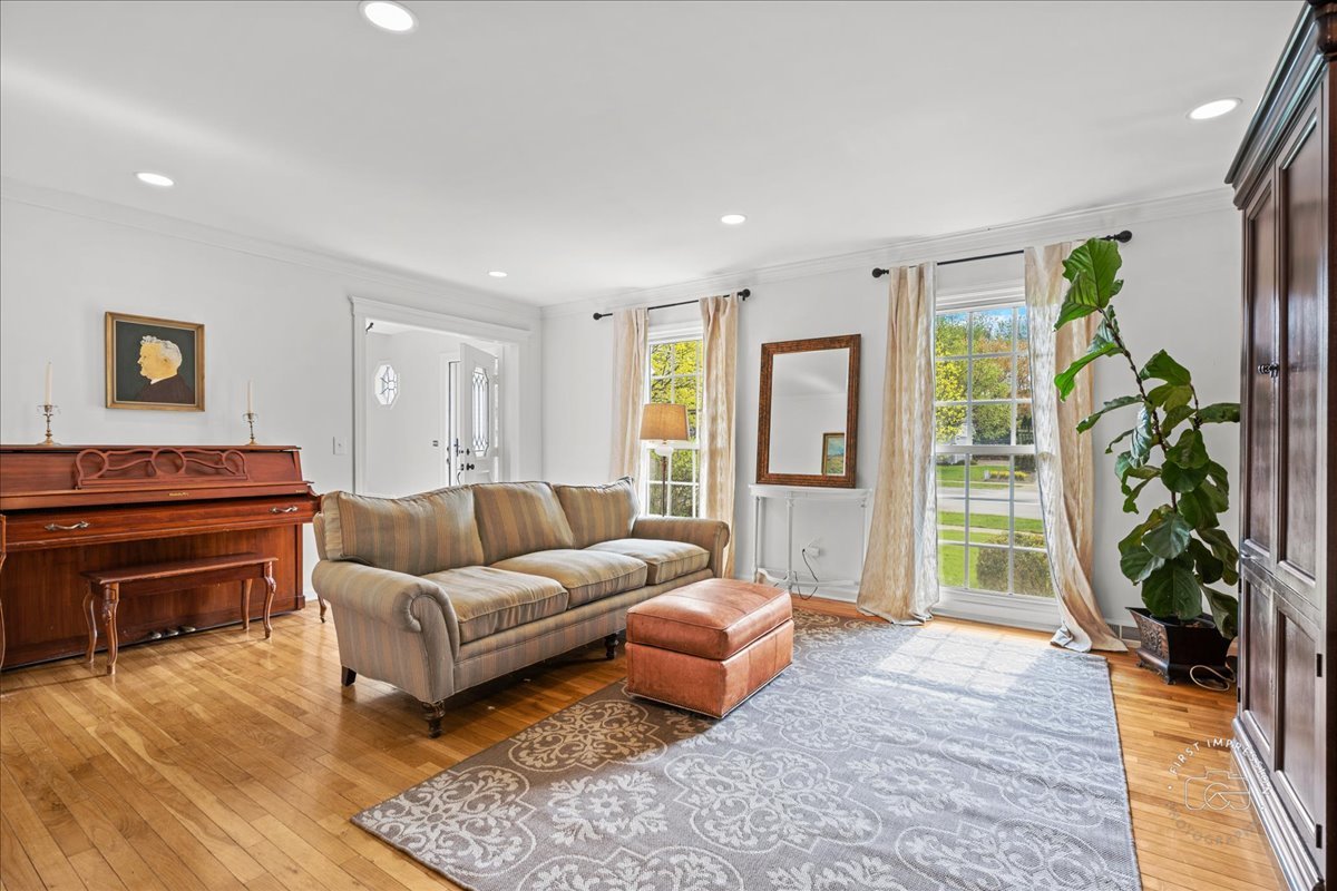 1437 Royal Saint George Drive