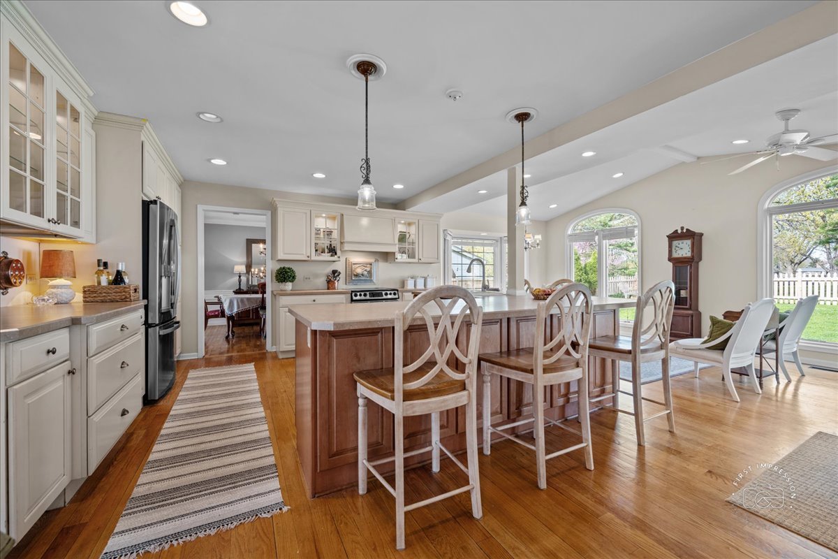 1437 Royal Saint George Drive