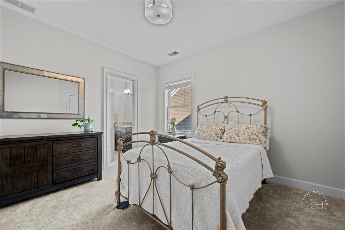 5233 Carpenter Street