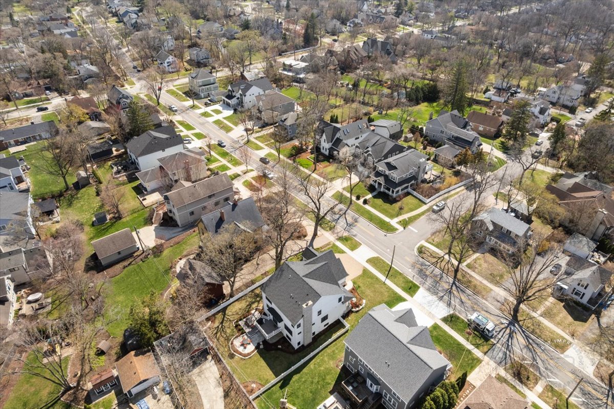 5233 Carpenter Street