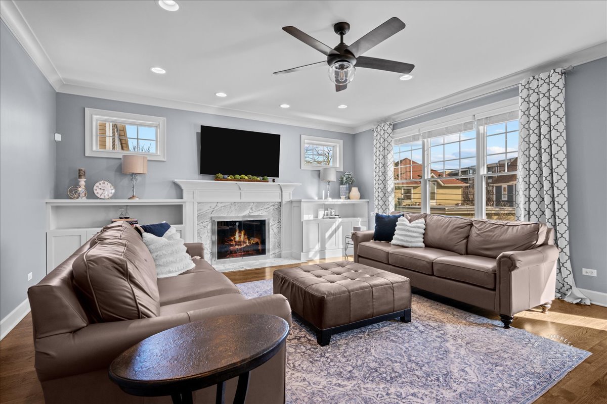 5233 Carpenter Street