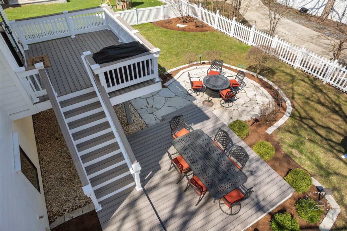 5233 Carpenter Street