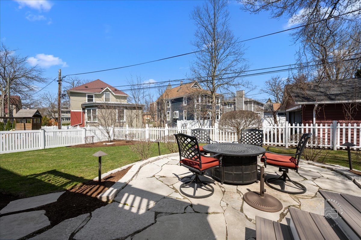 5233 Carpenter Street