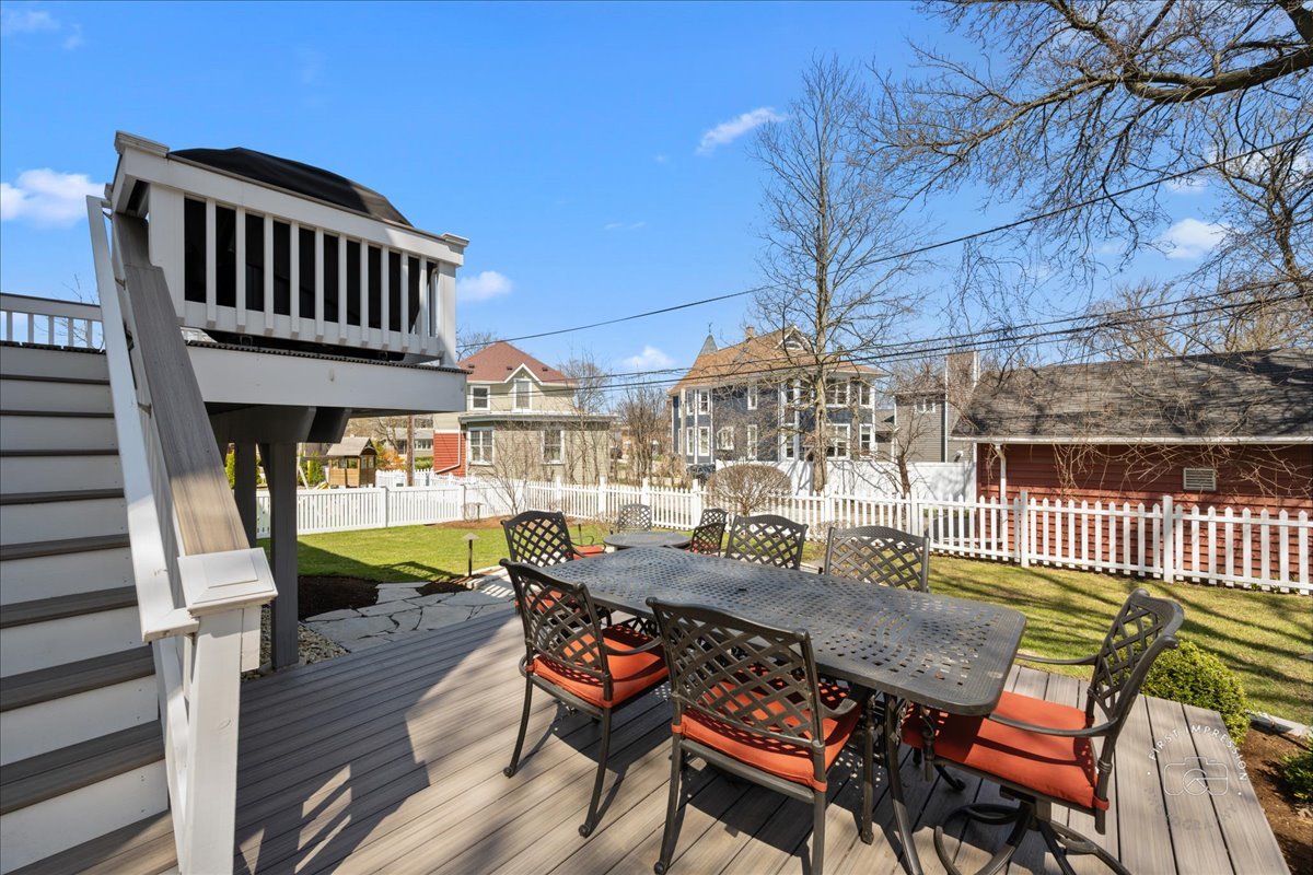 5233 Carpenter Street