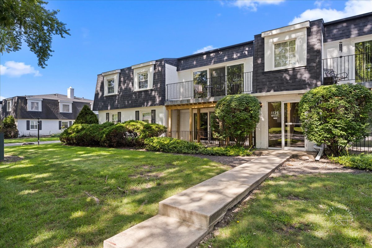 1125 Royal Saint George Drive Unit: 208