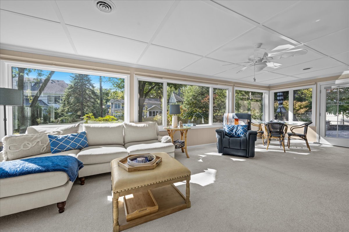 1221 N Loomis Street