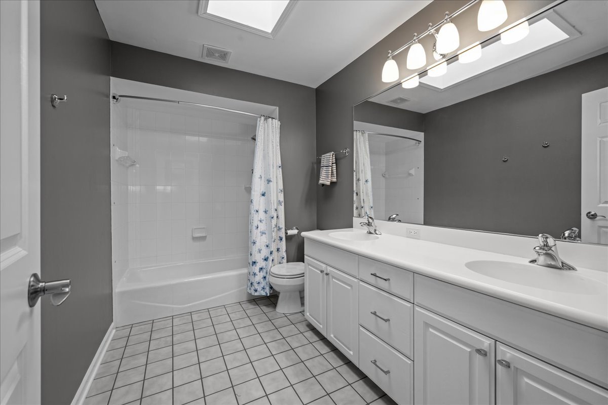 1221 N Loomis Street