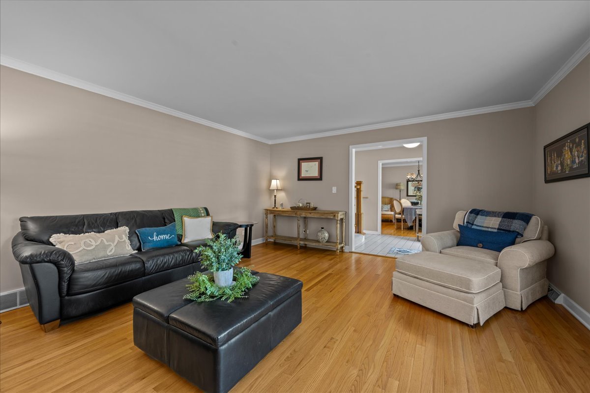 1221 N Loomis Street