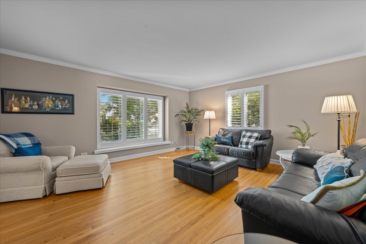 1221 N Loomis Street