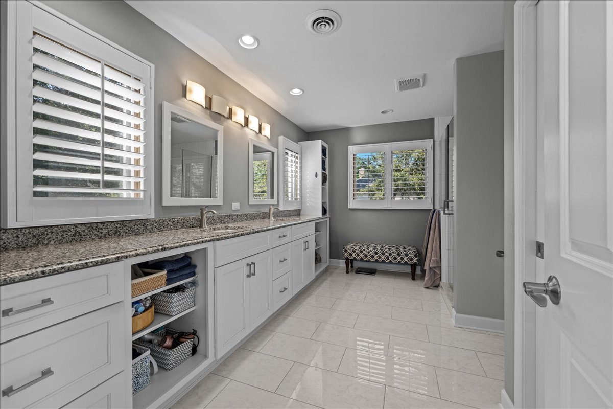 1221 N Loomis Street