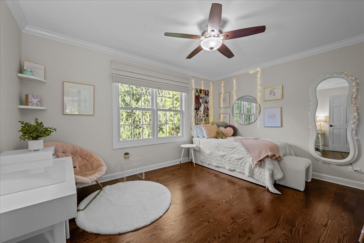 705 S Whispering Hills Drive