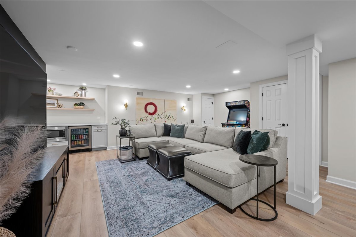 705 S Whispering Hills Drive