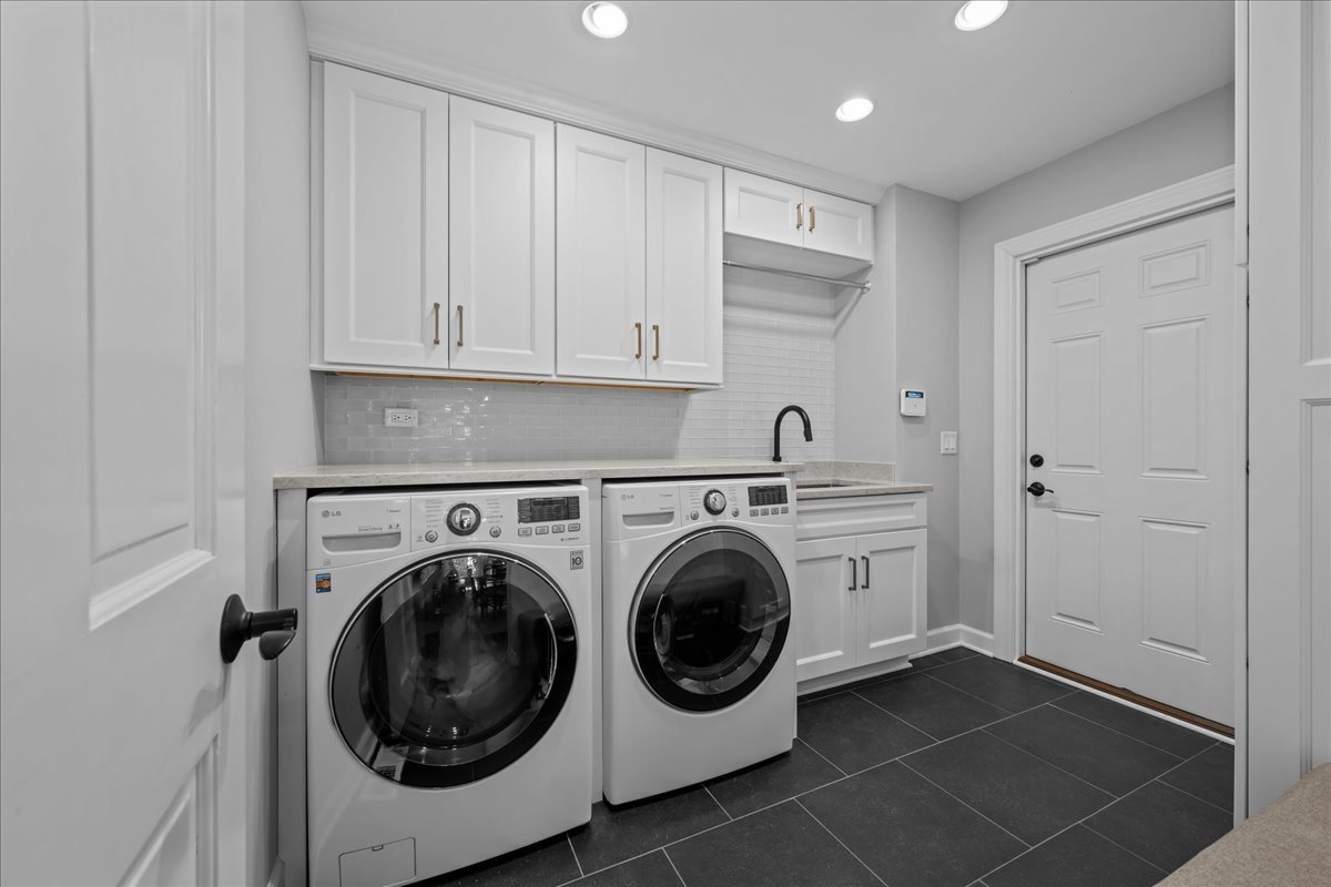 705 S Whispering Hills Drive