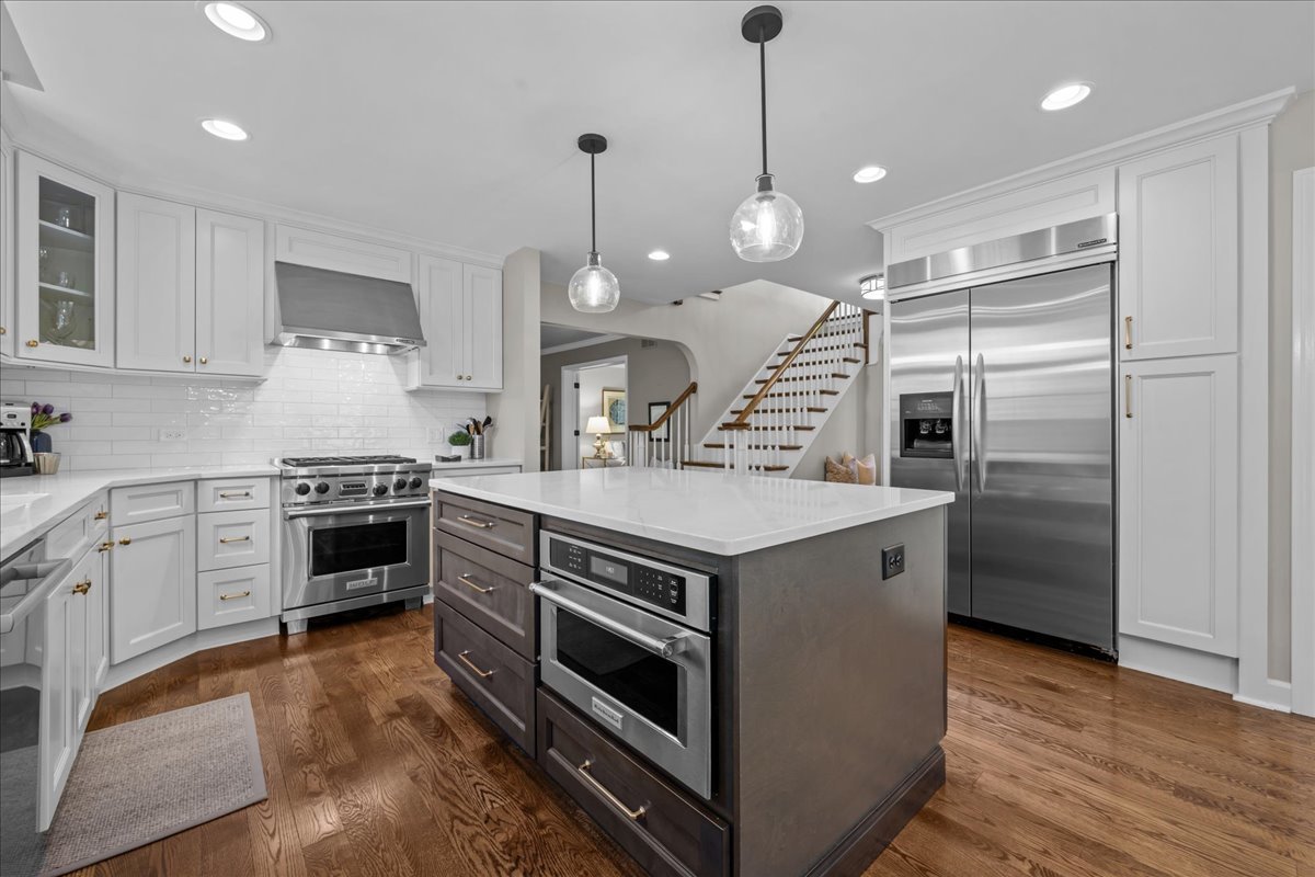 705 S Whispering Hills Drive