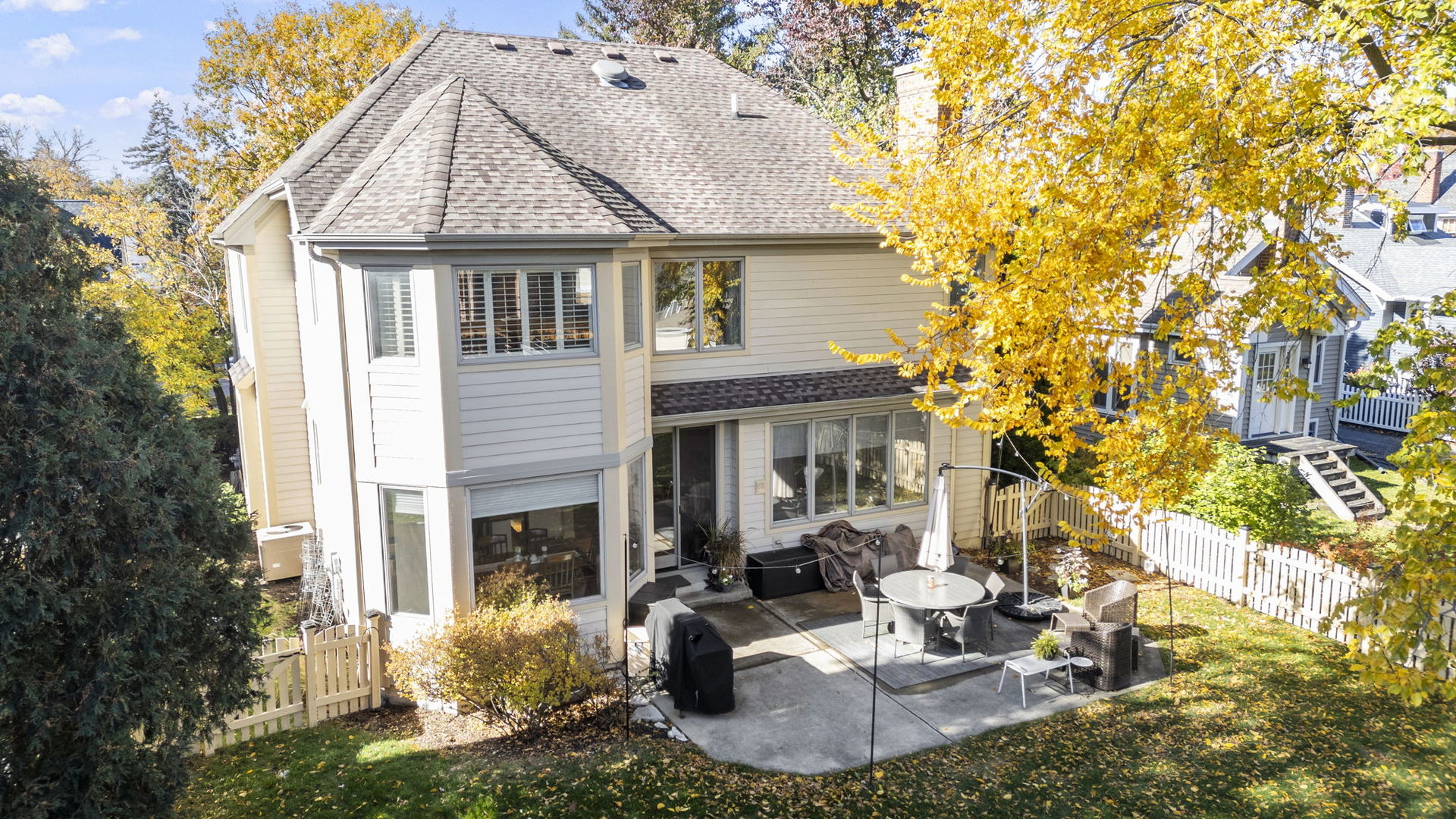 611 S Fairfield Avenue