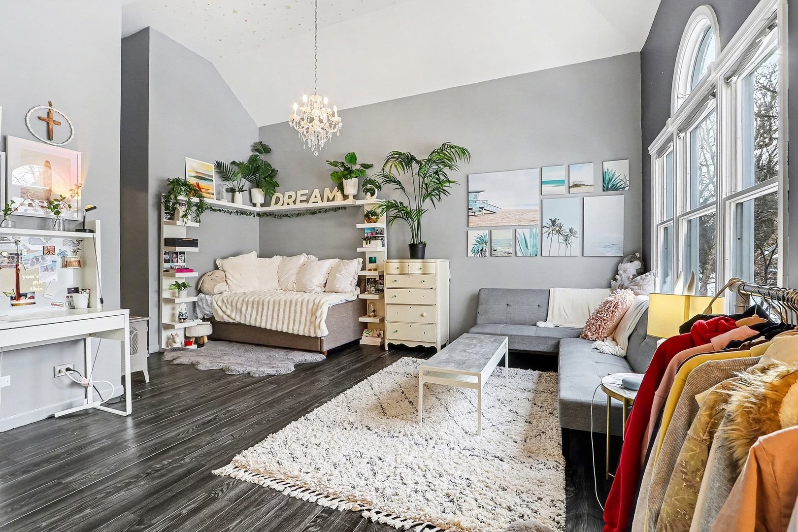 25w313 Mayflower Avenue