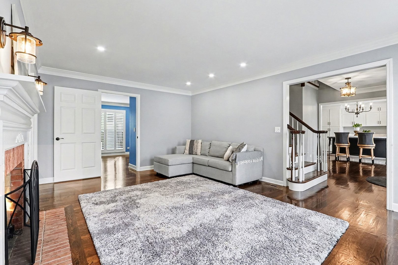 25w313 Mayflower Avenue