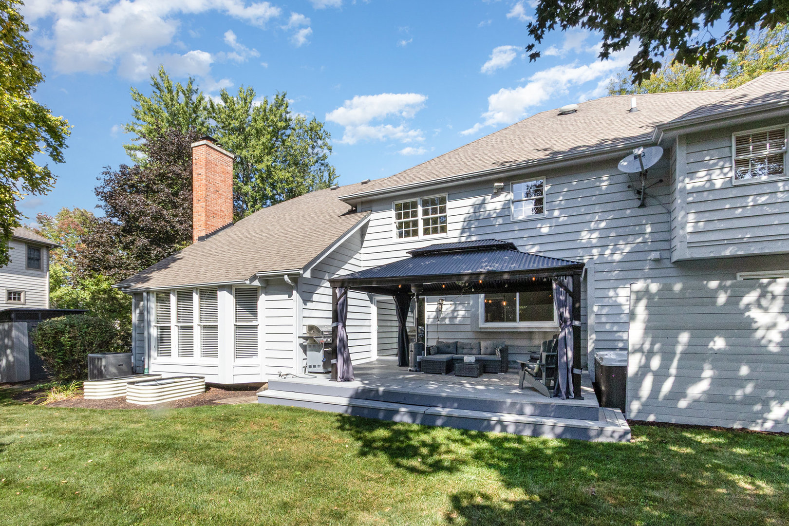 25w313 Mayflower Avenue