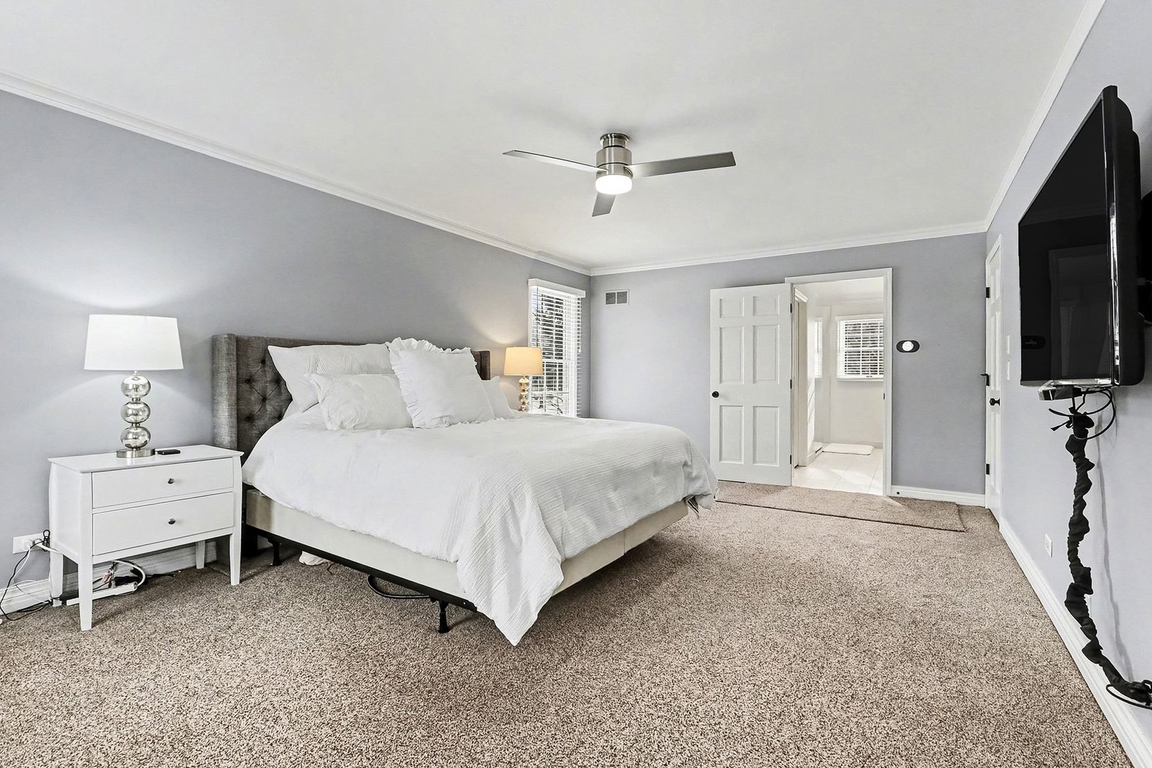 25w313 Mayflower Avenue