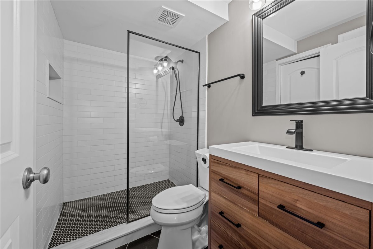 1115 Royal Saint George Drive Unit: 104