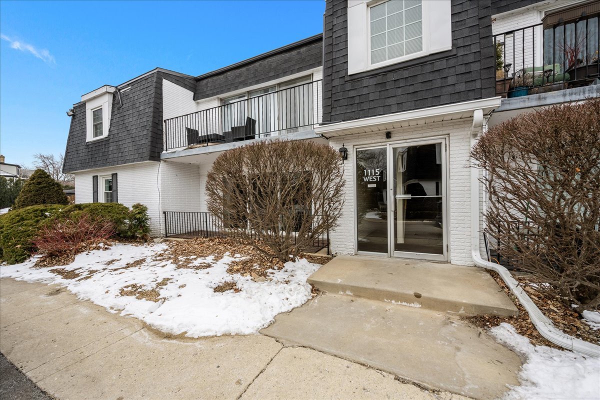 1115 Royal Saint George Drive Unit: 104