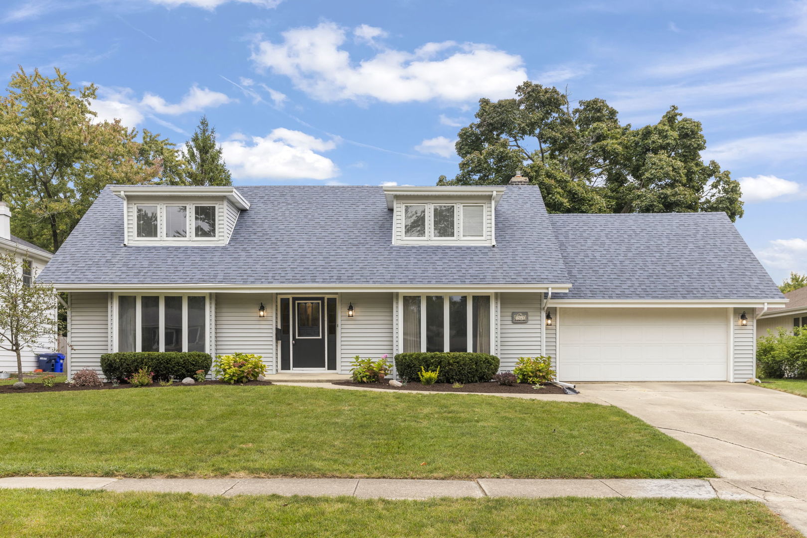 1565 N Summit Street