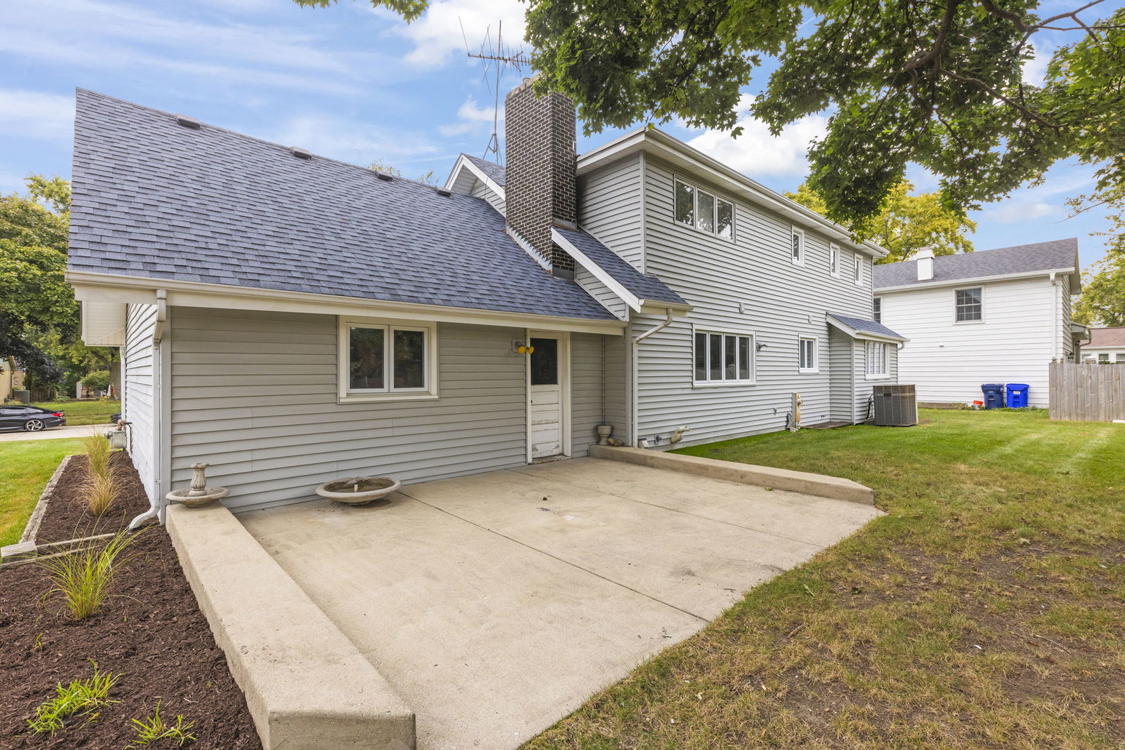 1565 N Summit Street