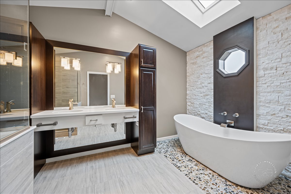 2802 Wedgewood Drive