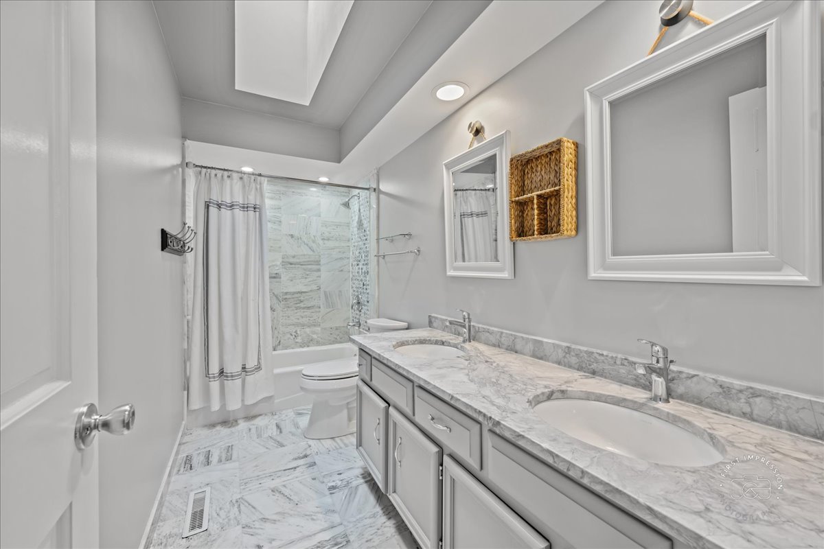 2802 Wedgewood Drive