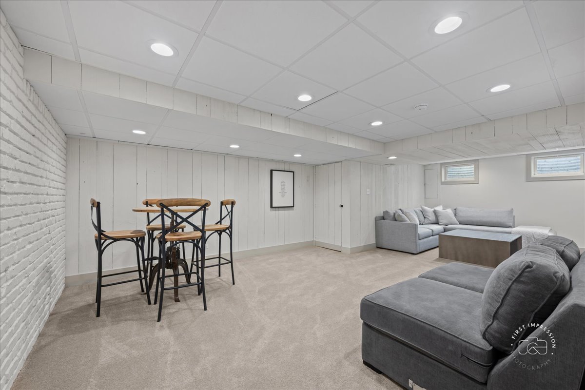 826 S Charles Avenue