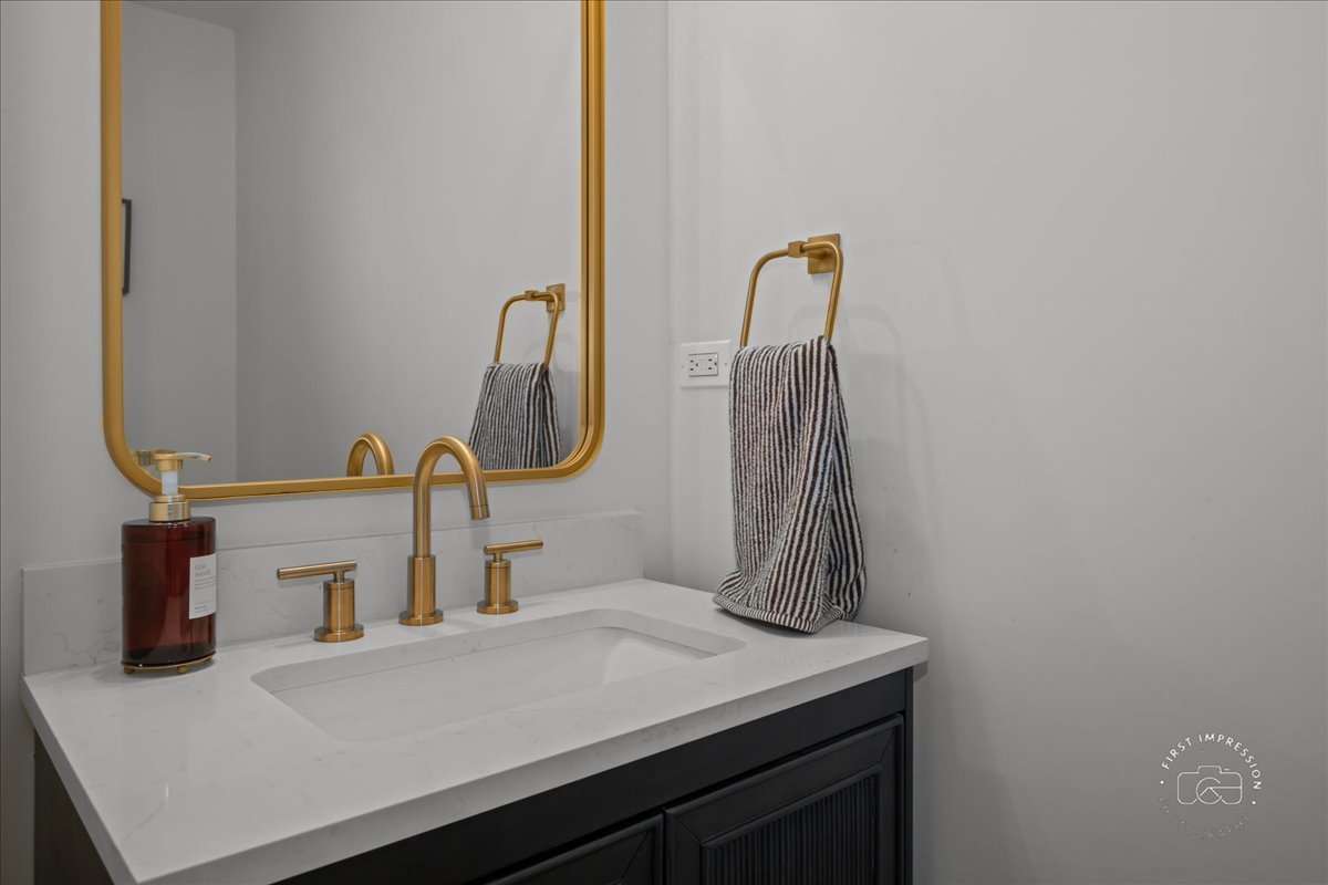 826 S Charles Avenue