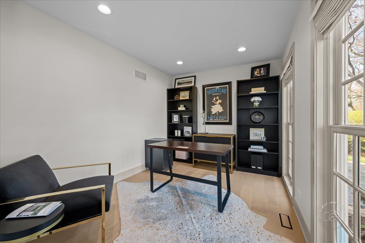 826 S Charles Avenue