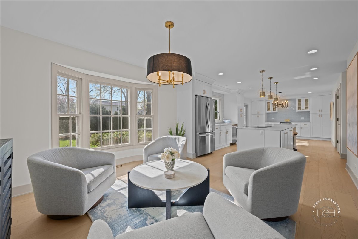 826 S Charles Avenue