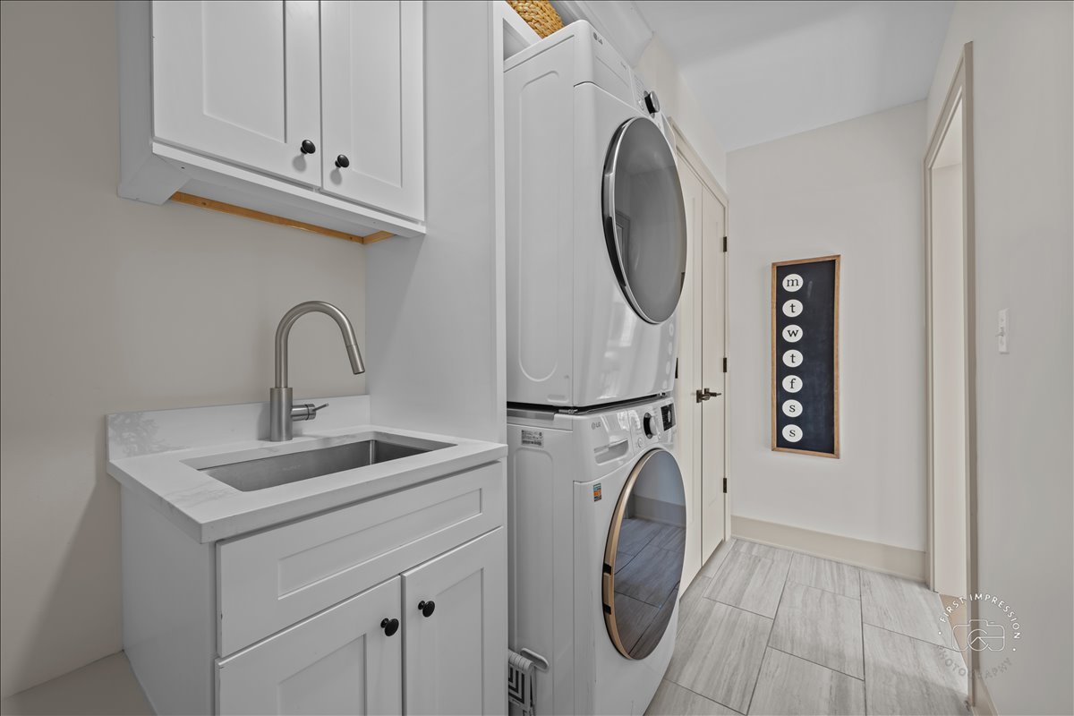 826 S Charles Avenue