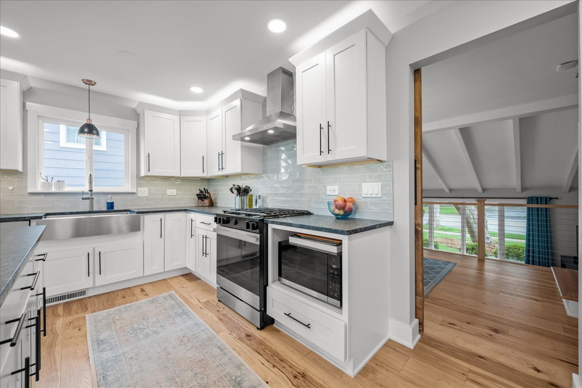 1033 Royal Saint George Drive