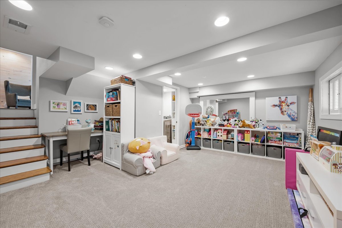 1033 Royal Saint George Drive