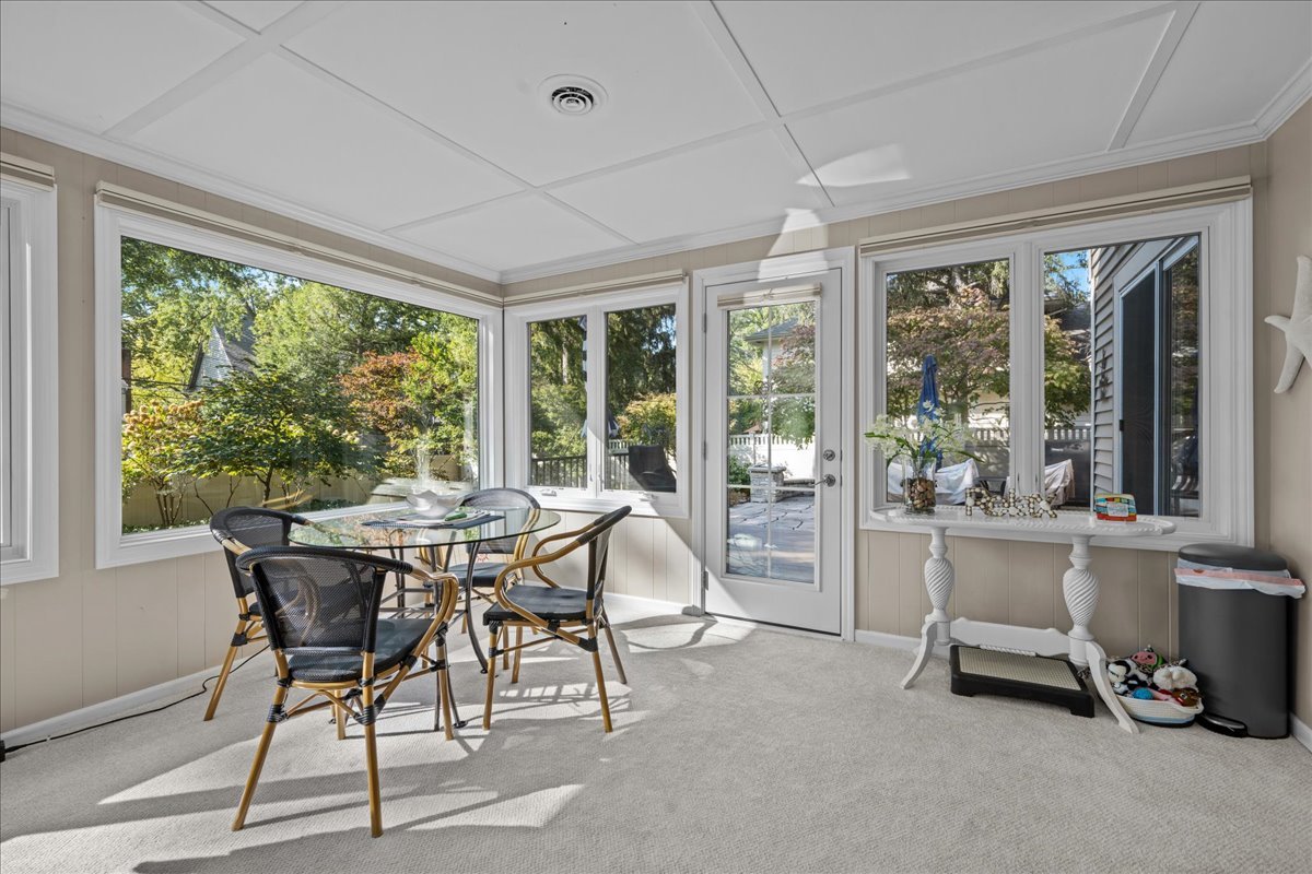 1221 N Loomis Street