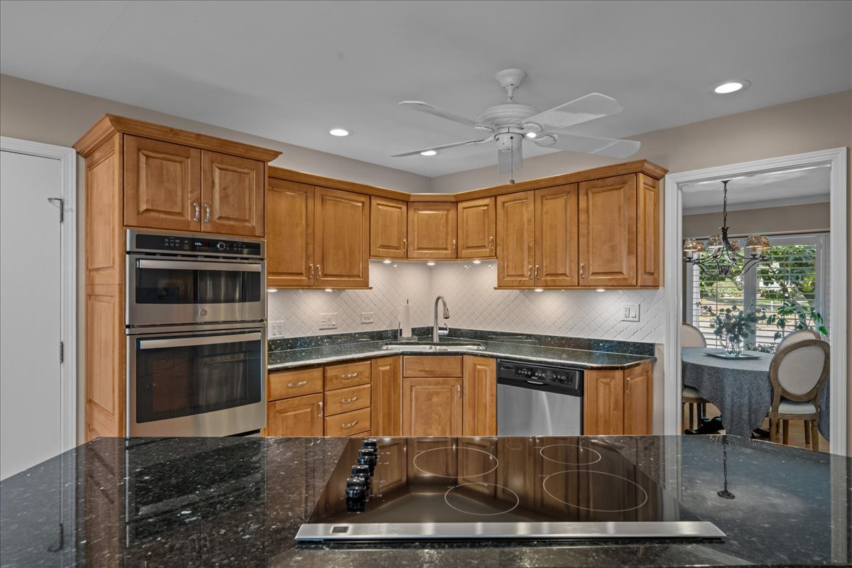 1221 N Loomis Street