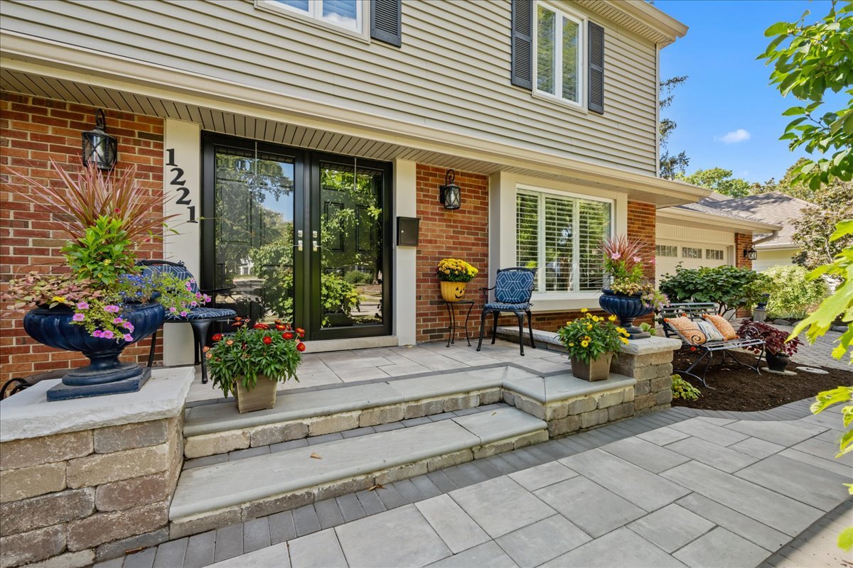 1221 N Loomis Street