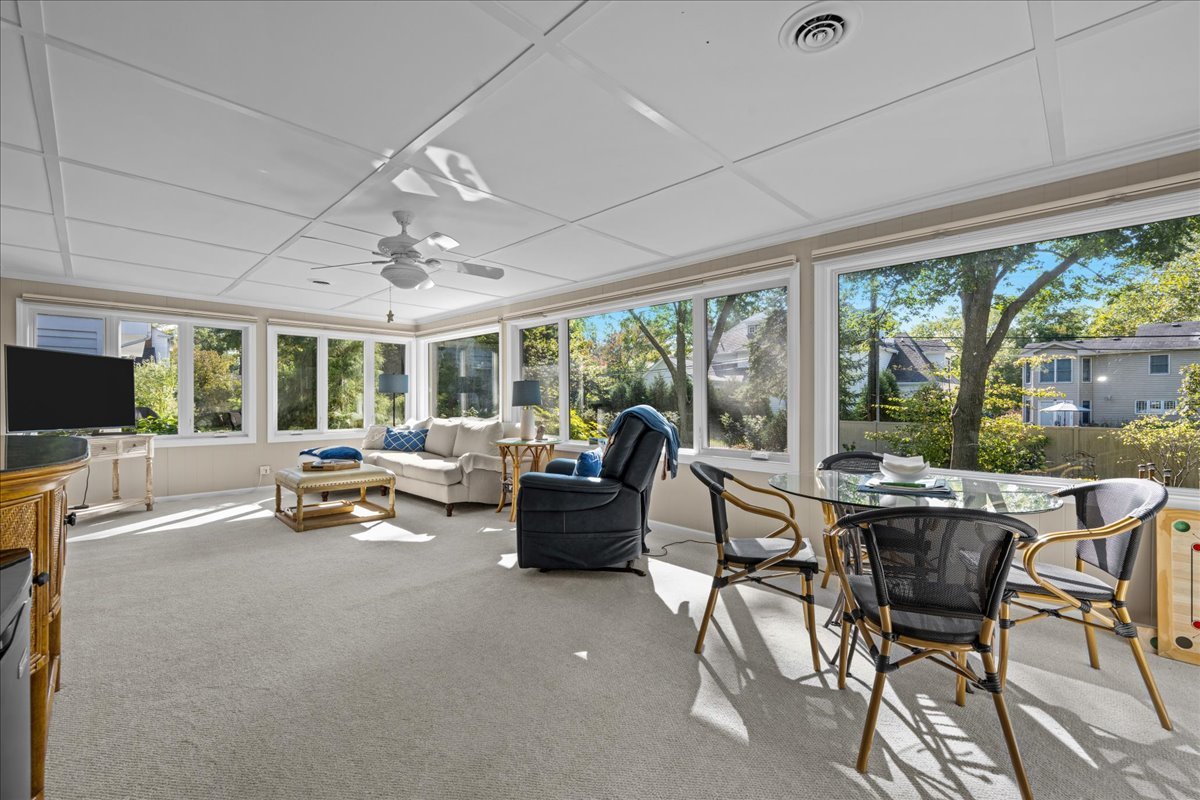 1221 N Loomis Street