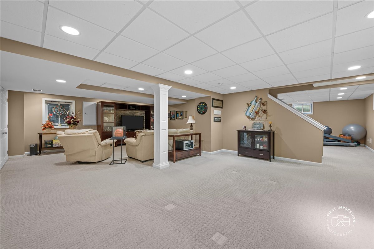 25W185 Setauket Avenue
