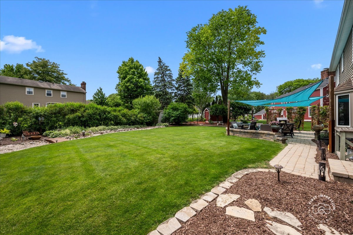 25W185 Setauket Avenue