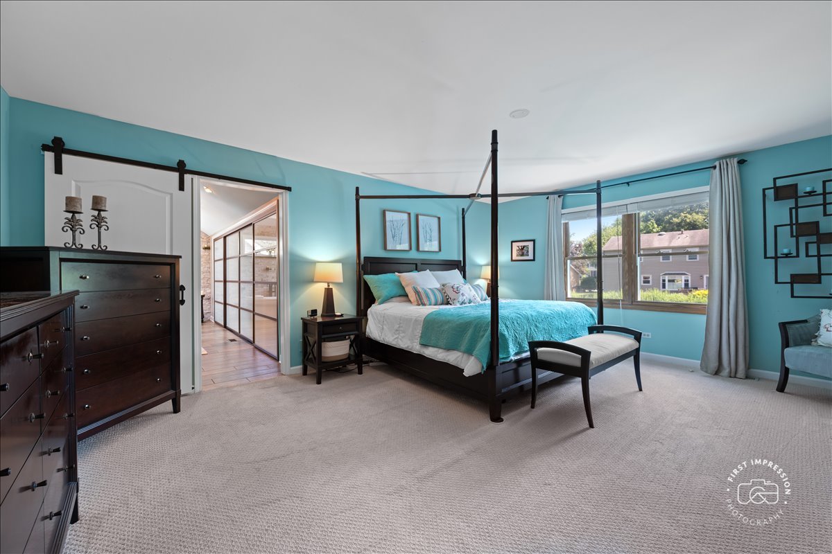 25W185 Setauket Avenue