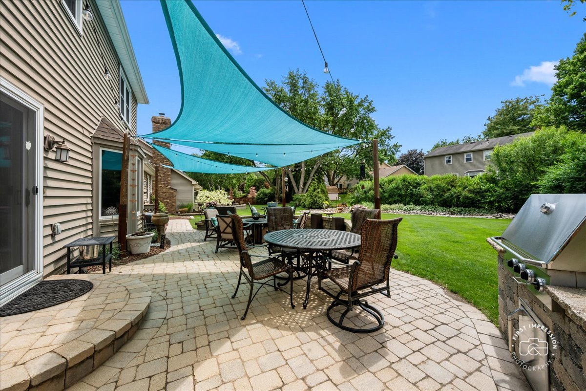 25W185 Setauket Avenue