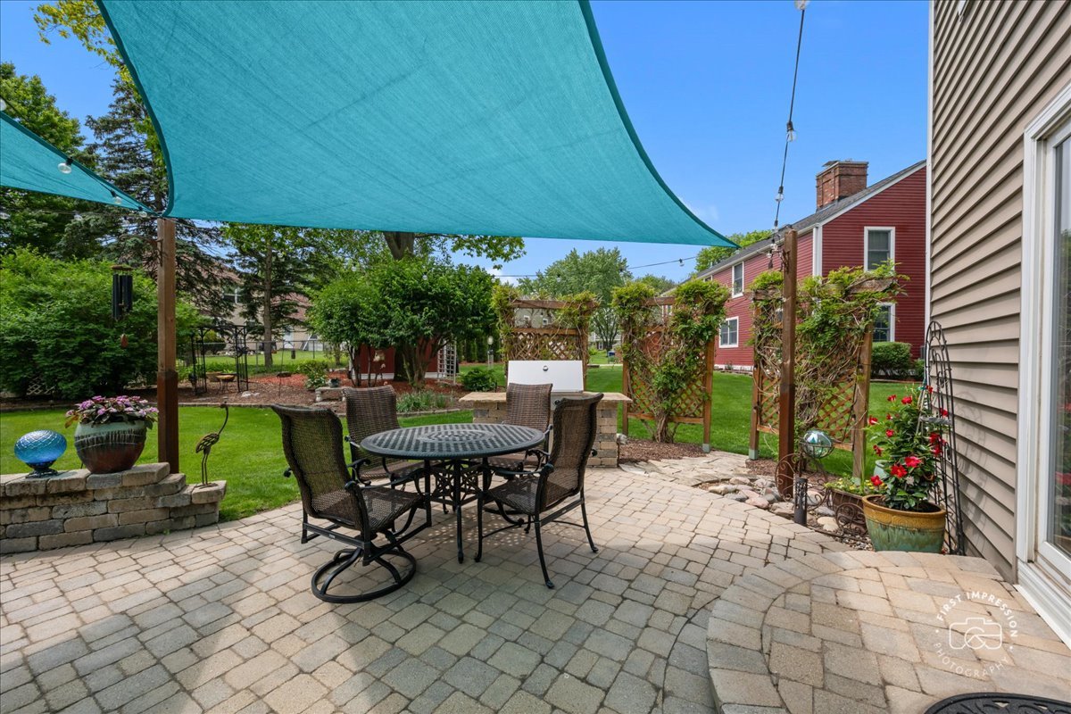 25W185 Setauket Avenue
