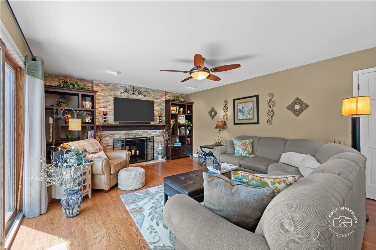 25W185 Setauket Avenue
