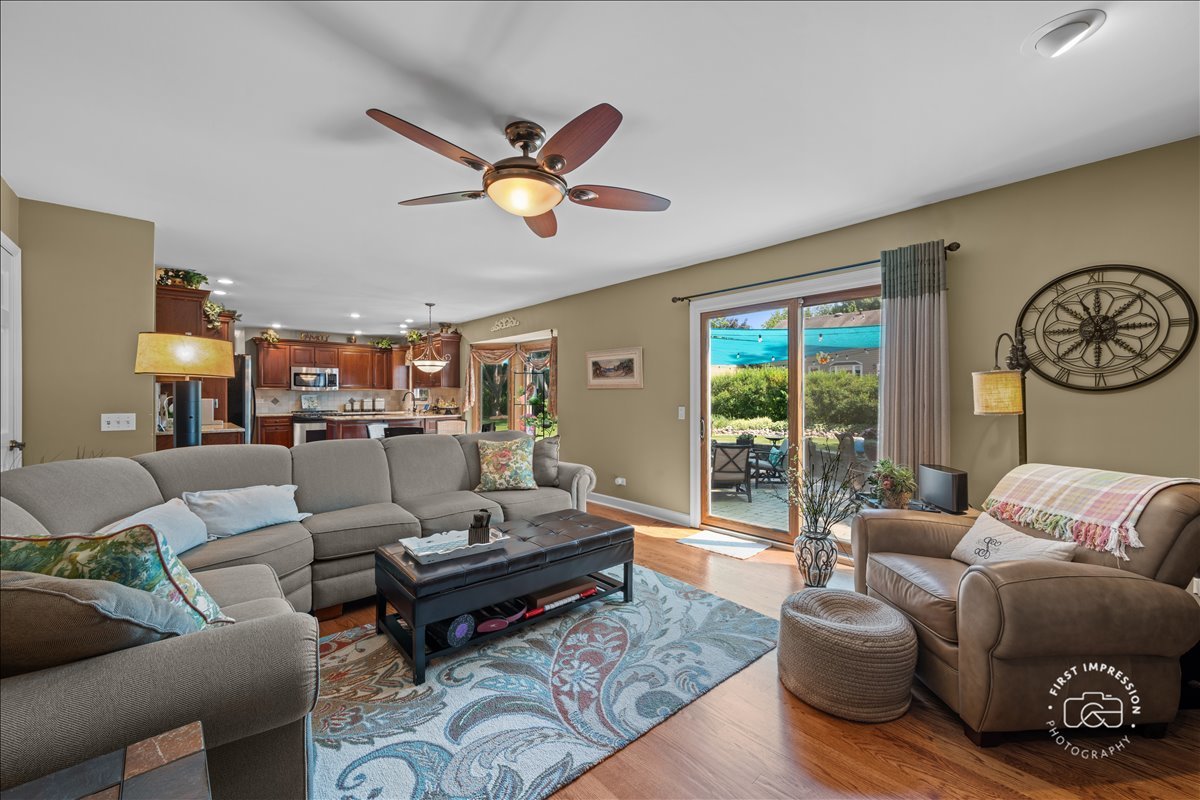 25W185 Setauket Avenue