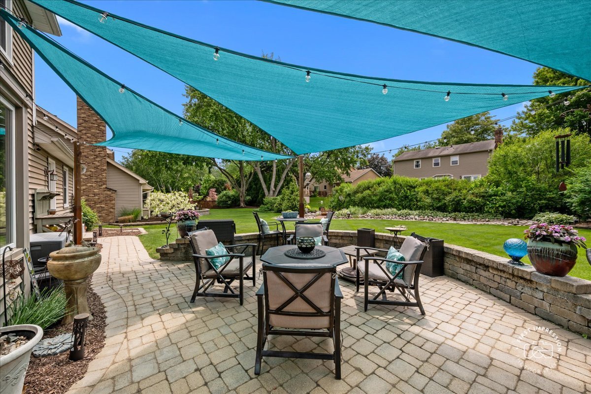 25W185 Setauket Avenue