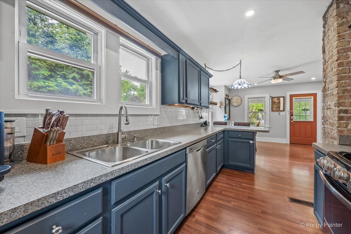 14 N Huffman Street